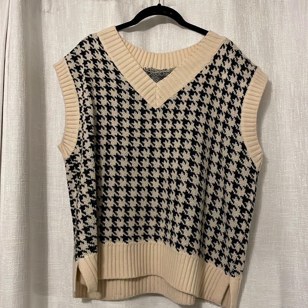 boutique houndstooth vest